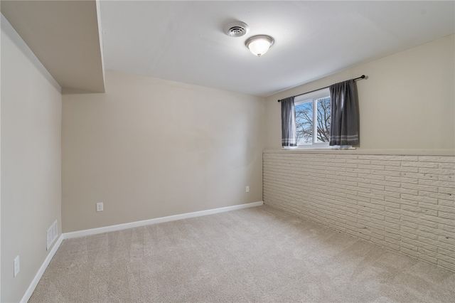 10 Nevins Road, Henrietta, NY 14467