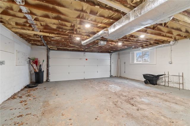 10 Nevins Road, Henrietta, NY 14467