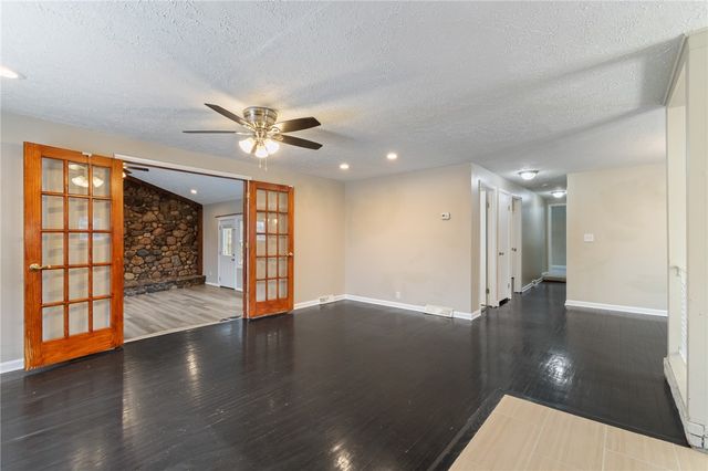 10 Nevins Road, Henrietta, NY 14467