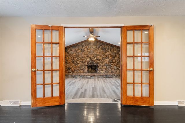 10 Nevins Road, Henrietta, NY 14467