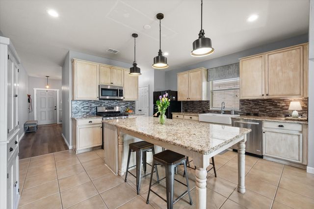 710 Fannin Lane, Mansfield, TX 76063