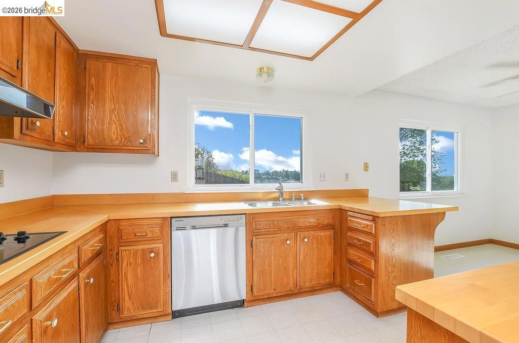 Image 14 of property listing at 3318 Bluejay Drive, Antioch, CA 94509