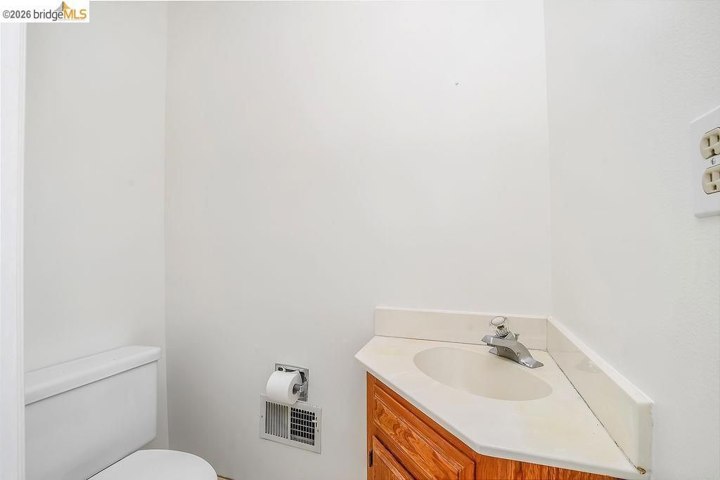 Image 19 of property listing at 3318 Bluejay Drive, Antioch, CA 94509