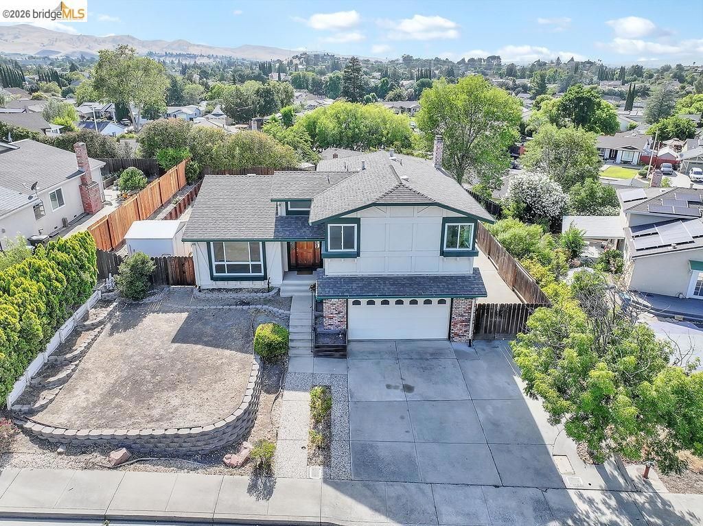 Image 3 of property listing at 3318 Bluejay Drive, Antioch, CA 94509