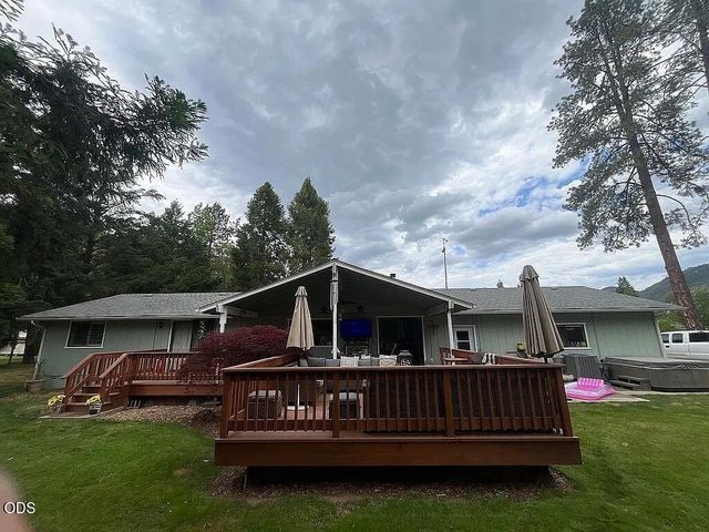8122 New Hope Road, Grants Pass, OR 97527