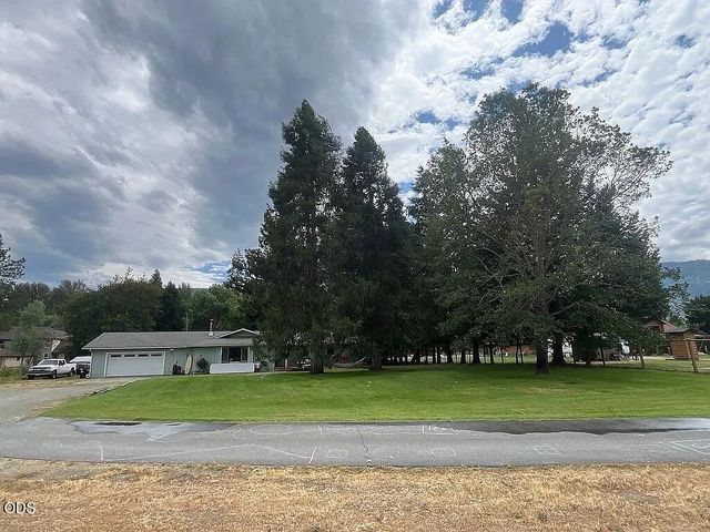 8122 New Hope Road, Grants Pass, OR 97527