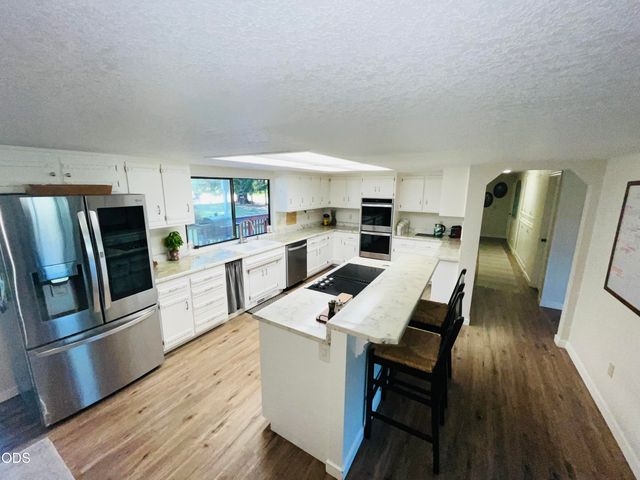 8122 New Hope Road, Grants Pass, OR 97527