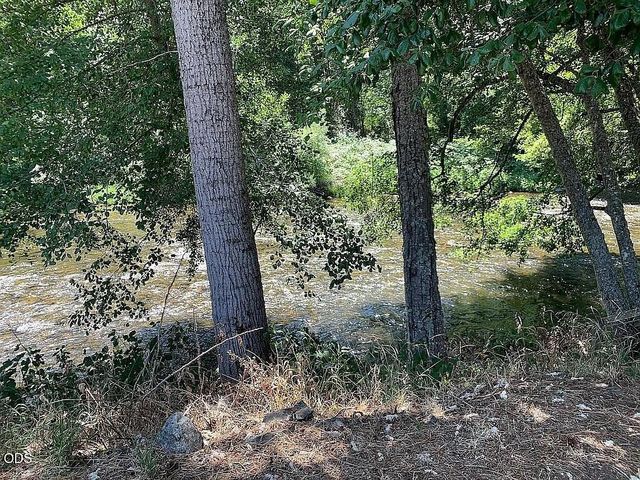 8122 New Hope Road, Grants Pass, OR 97527