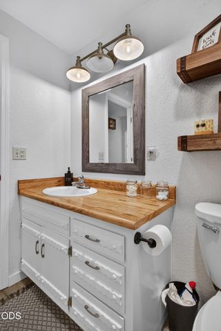 8122 New Hope Road, Grants Pass, OR 97527