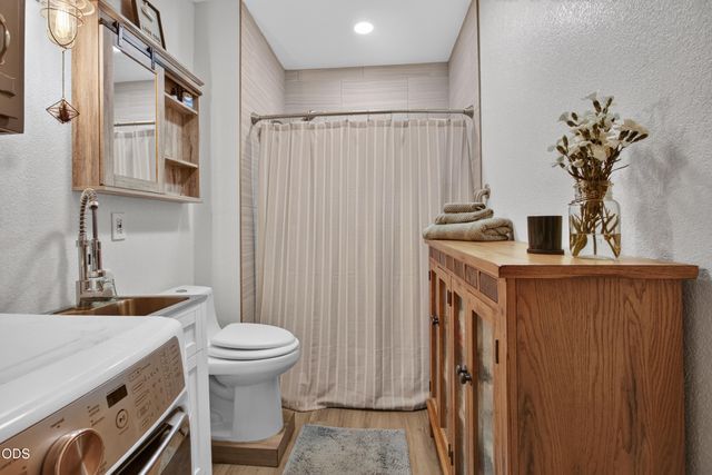 8122 New Hope Road, Grants Pass, OR 97527