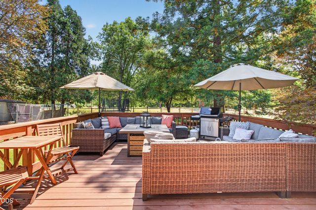 8122 New Hope Road, Grants Pass, OR 97527