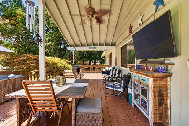 8122 New Hope Road, Grants Pass, OR 97527