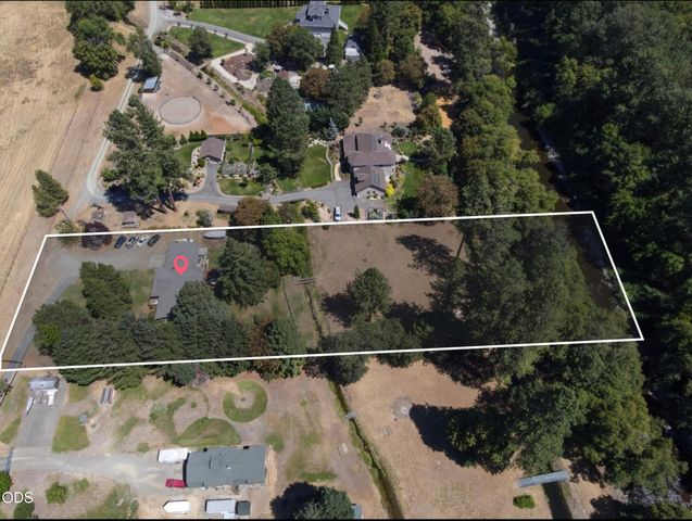 8122 New Hope Road, Grants Pass, OR 97527