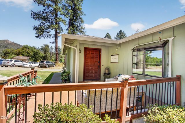 8122 New Hope Road, Grants Pass, OR 97527