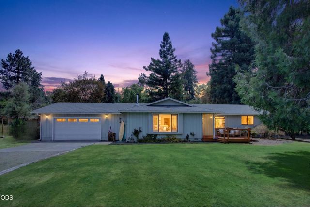 8122 New Hope Road, Grants Pass, OR 97527