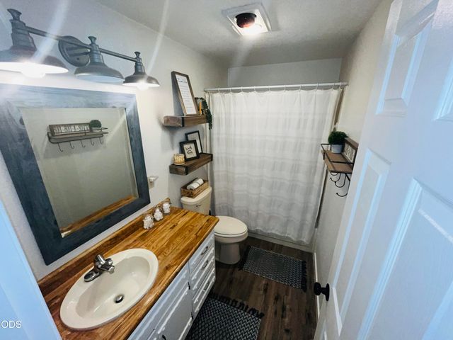 8122 New Hope Road, Grants Pass, OR 97527