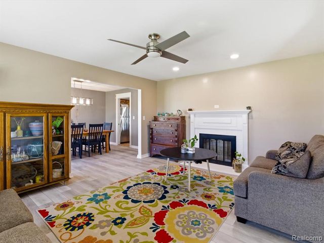 2956 Maywood Drive, Port Huron, MI 48060