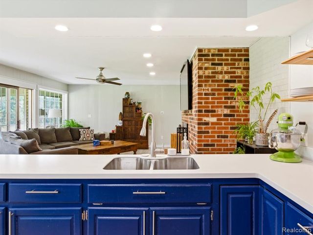 2956 Maywood Drive, Port Huron, MI 48060