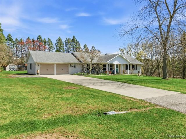 2956 Maywood Drive, Port Huron, MI 48060