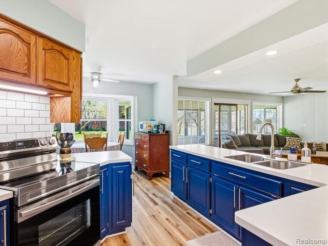 2956 Maywood Drive, Port Huron, MI 48060