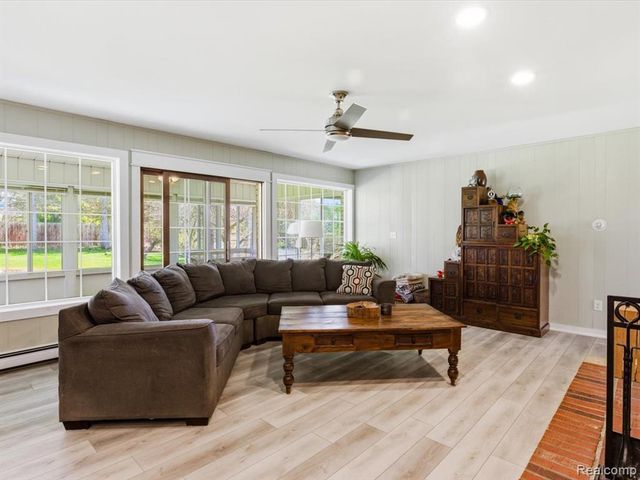 2956 Maywood Drive, Port Huron, MI 48060