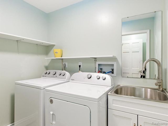 2956 Maywood Drive, Port Huron, MI 48060