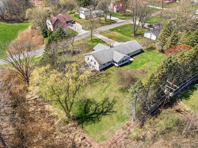 2956 Maywood Drive, Port Huron, MI 48060