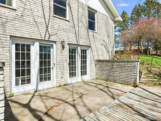 2956 Maywood Drive, Port Huron, MI 48060