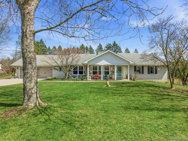 2956 Maywood Drive, Port Huron, MI 48060