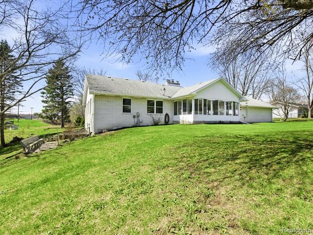2956 Maywood Drive, Port Huron, MI 48060