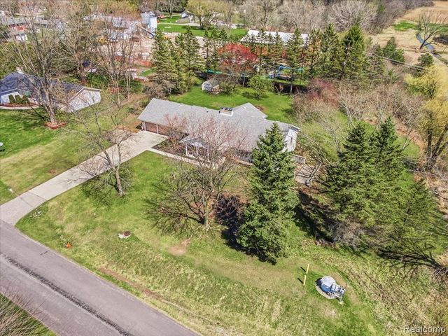 2956 Maywood Drive, Port Huron, MI 48060