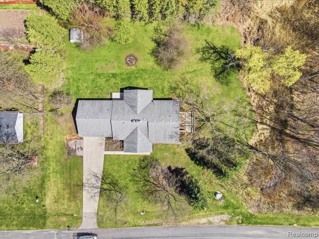 2956 Maywood Drive, Port Huron, MI 48060