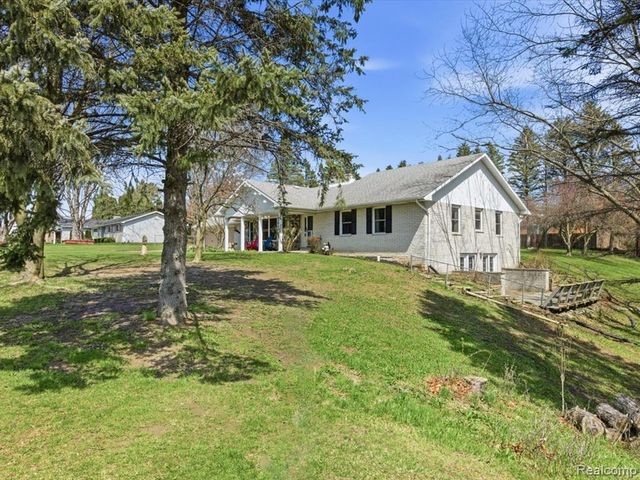 2956 Maywood Drive, Port Huron, MI 48060