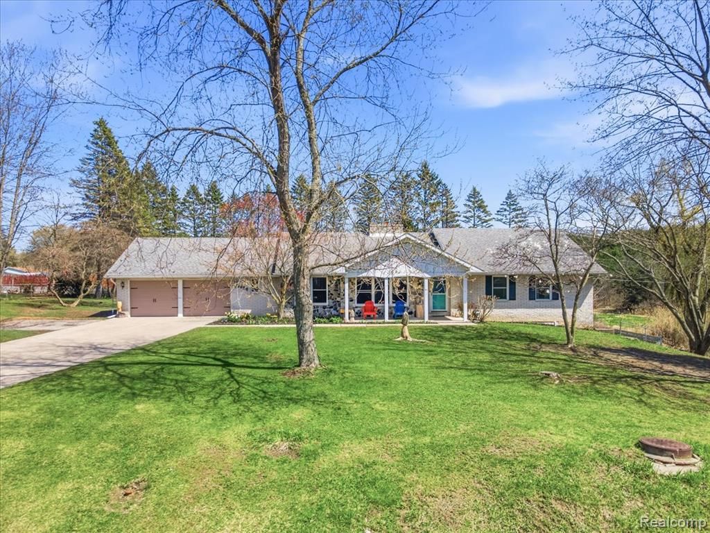 2956 Maywood Drive, Port Huron, MI 48060