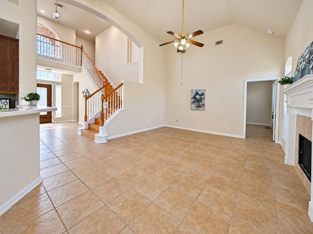 122 Marina Oaks Drive, Kemah, TX 77565