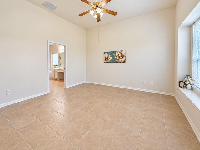 122 Marina Oaks Drive, Kemah, TX 77565