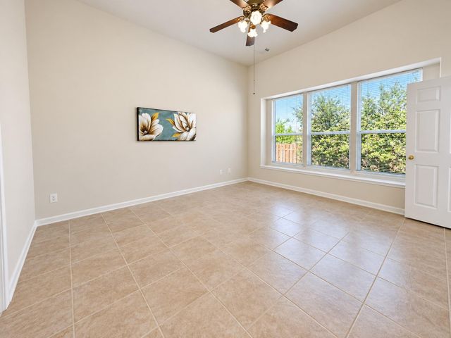 122 Marina Oaks Drive, Kemah, TX 77565