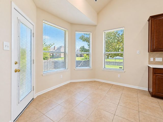 122 Marina Oaks Drive, Kemah, TX 77565