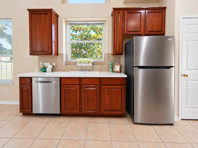 122 Marina Oaks Drive, Kemah, TX 77565