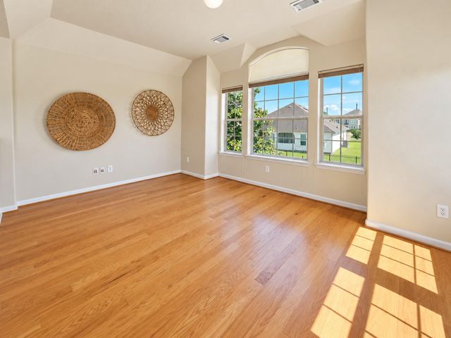 122 Marina Oaks Drive, Kemah, TX 77565