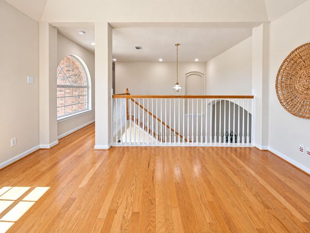 122 Marina Oaks Drive, Kemah, TX 77565