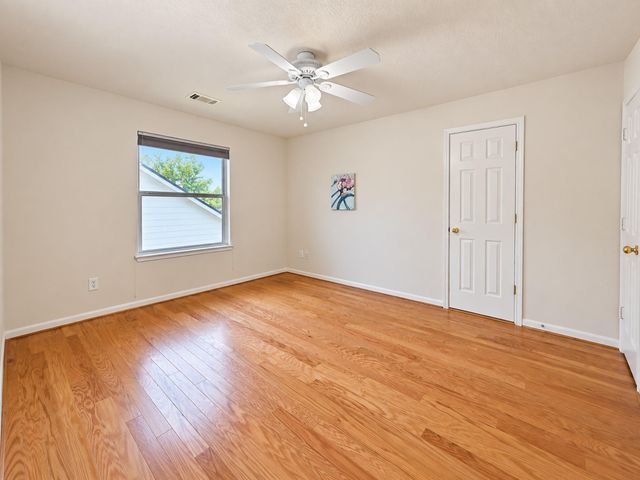 122 Marina Oaks Drive, Kemah, TX 77565