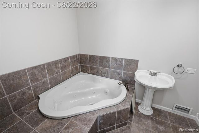 1188 Trailside Boulevard, Wixom, MI 48393