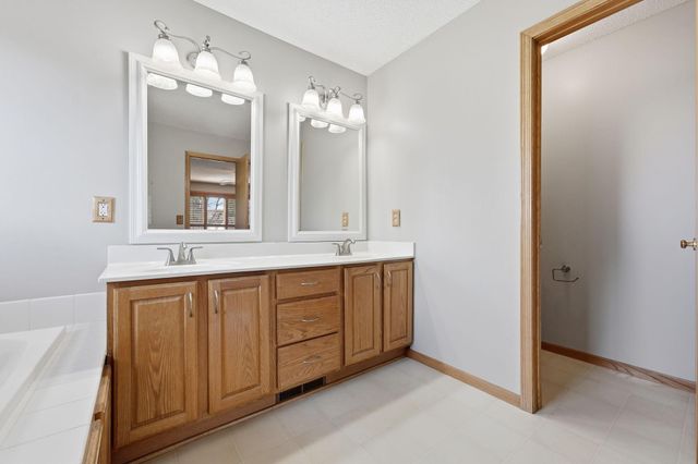 230 Butternut Circle, Carver, MN 55315