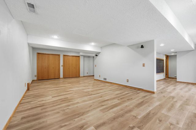 230 Butternut Circle, Carver, MN 55315