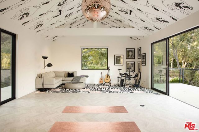 691 Via Trepadora, Santa Barbara, CA 93110