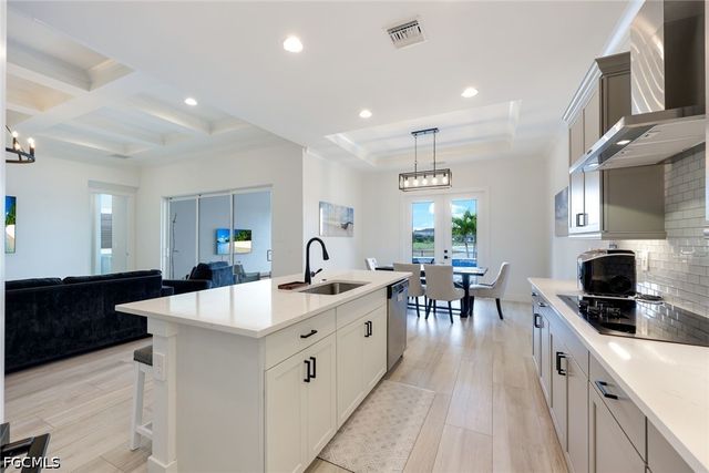 3697 Sapphire Cove CIR, Naples, FL 34114