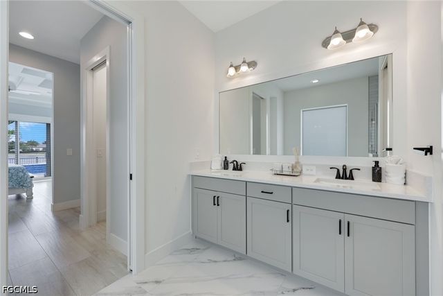 3697 Sapphire Cove CIR, Naples, FL 34114