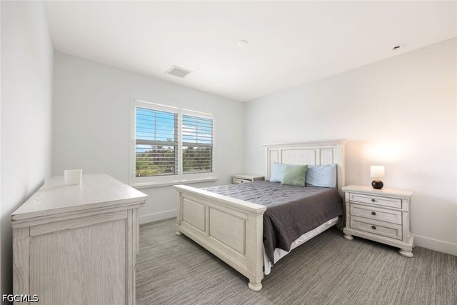 3697 Sapphire Cove CIR, Naples, FL 34114
