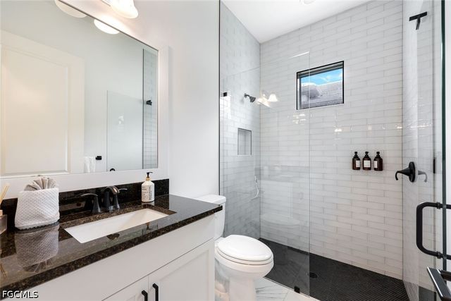 3697 Sapphire Cove CIR, Naples, FL 34114